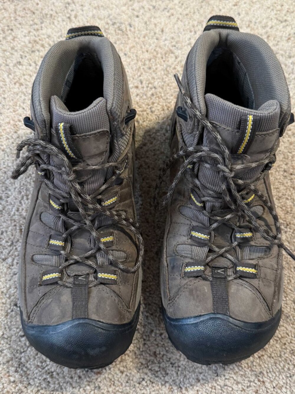 Mens KEEN Targhee II Mid Waterproof hiking boots Size 9.5 Leather